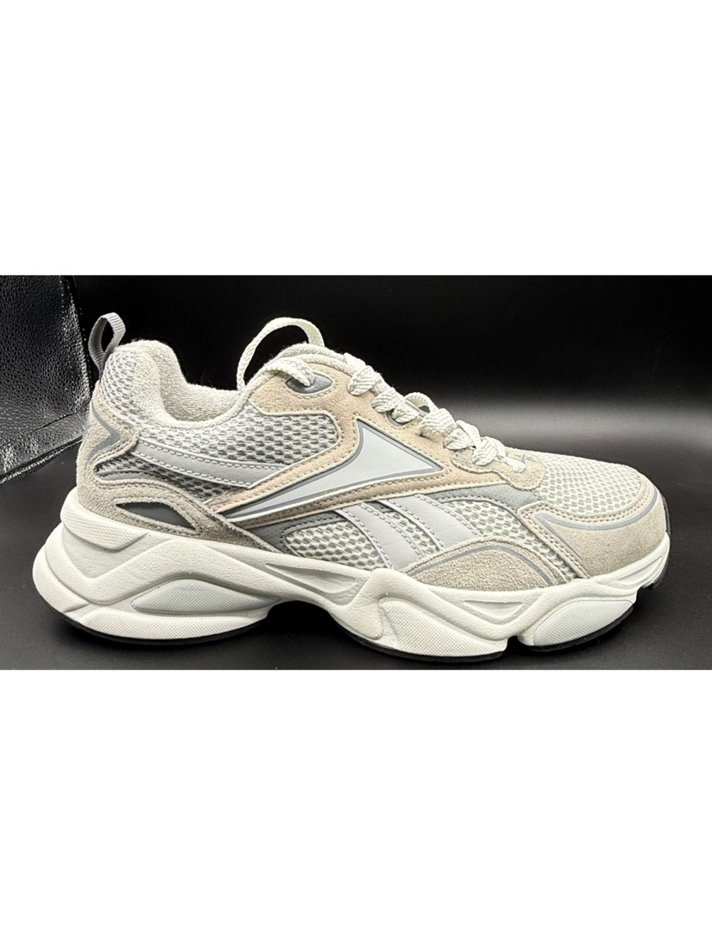 Reebok Charge 2.0 Men’s Size 10 Gray Chunky Sneakers